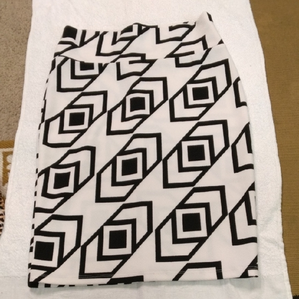 Geometric Black and White Skirt